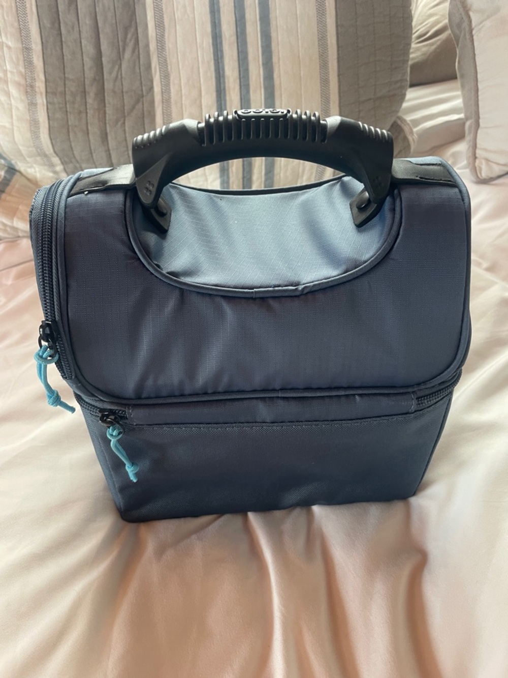 Igloo Navy Soft-Sided COOLER - Picture 2 of 6